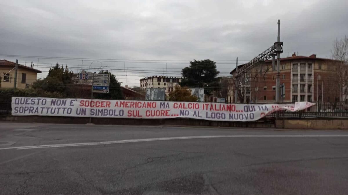 La Curva Fiesole contro la società per il nuovo stemma: "Questo non è soccer americano" - 