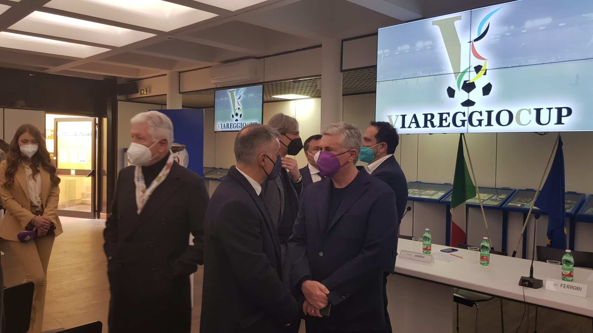 Italiano, Joe Barone e Pradè a Coverciano per la consegna delle due coppe Viareggio alla Fiorentina