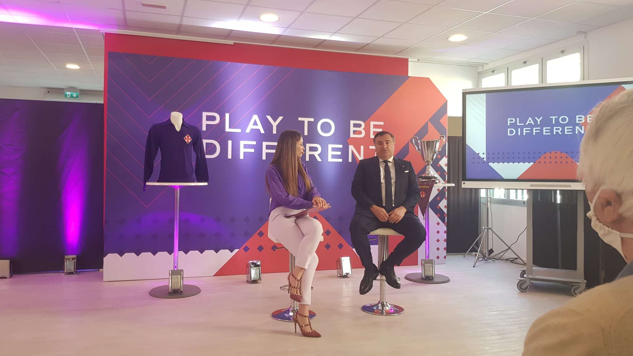 La Fiorentina presenta il nuovo logo, Joe Barone: "Quest'idea nasce da quando siamo arrivati"
