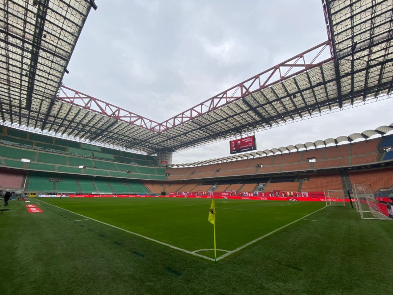 Quasi 1200 tifosi della Fiorentina in viaggio verso San Siro per la sfida contro l'Inter