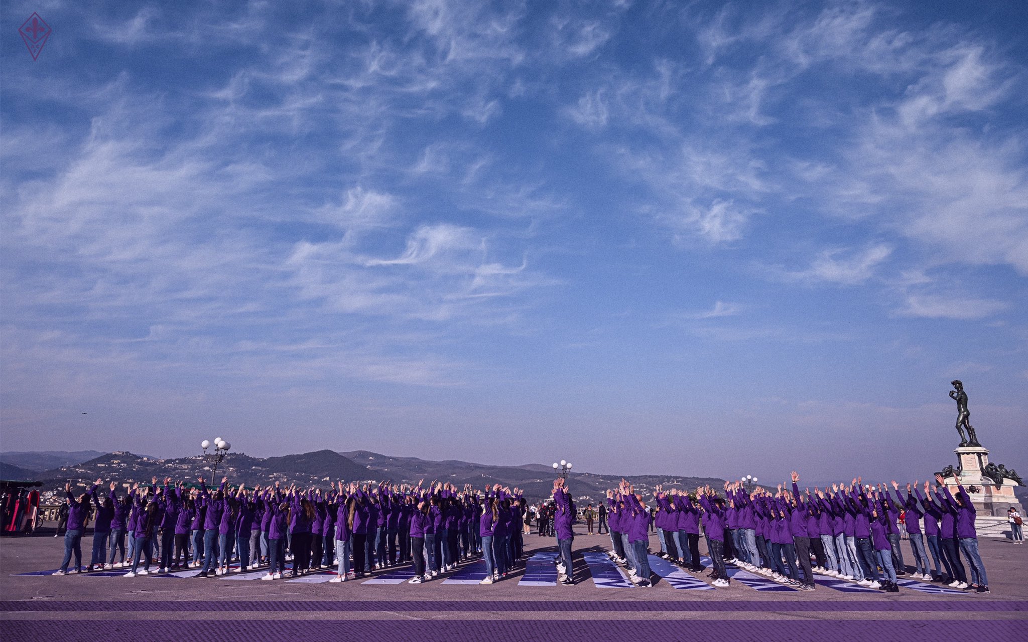 Il Flash Mob della Fiorentina a Piazzale Michelangelo per presentare il nuovo stemma. Il video