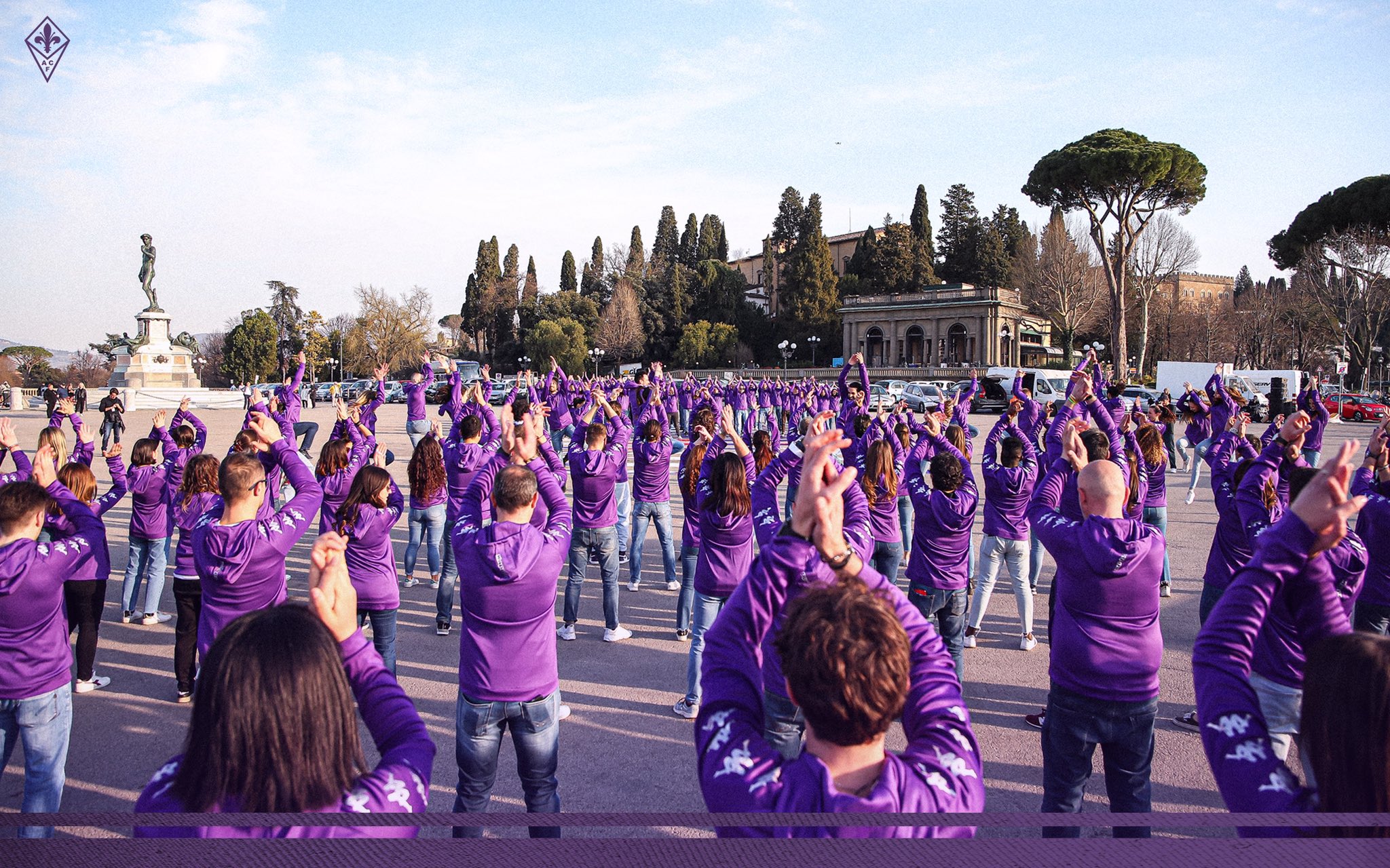 Il Flash Mob della Fiorentina a Piazzale Michelangelo per presentare il nuovo stemma. Il video