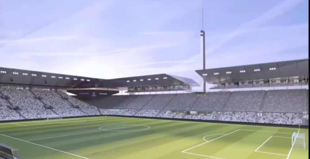 Caratteristica principale del nuovo Franchi è la sottile lama metallica sopra le tribune storiche