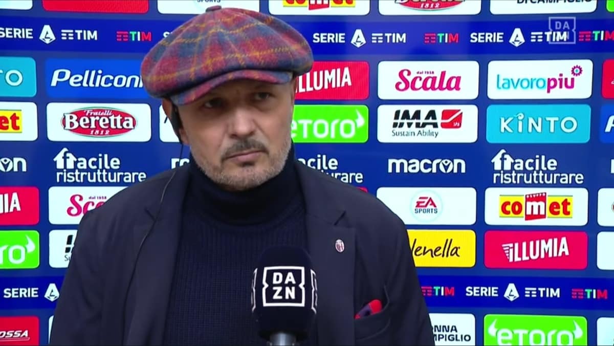 Gli screzi sono ormai dimenticati, la tribuna del Franchi applaude Sinisa Mihajlovic, lui risponde