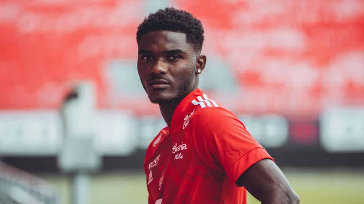 Dalla Francia, la Fiorentina vuole Brassier del Best. Il classe '99 è uno dei difensori rivelazione in Ligue 1 - 