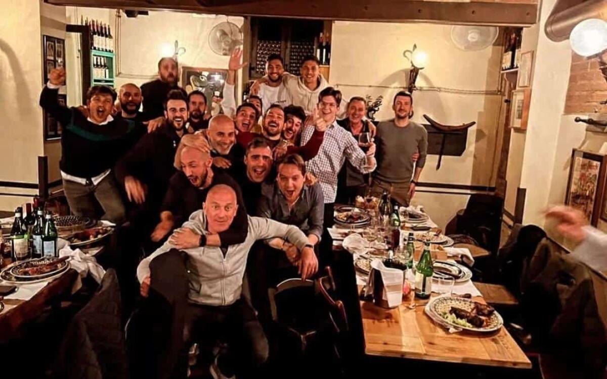 Torreira a cena con Nico, Quarta e membri dello staff: "Siamo più di una famiglia, una banda di matti" - 