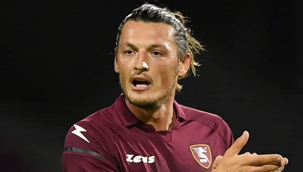 Al 9' Salernitana in vantaggio contro la Fiorentina all'Archi. In gol Djuric - 