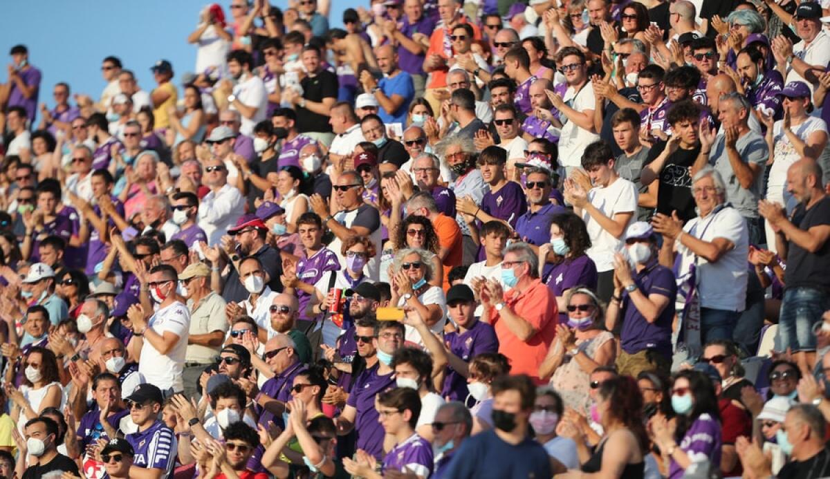 Finalmente è finita, da maggio non serviranno più green pass e mascherina per entrare allo stadio - 