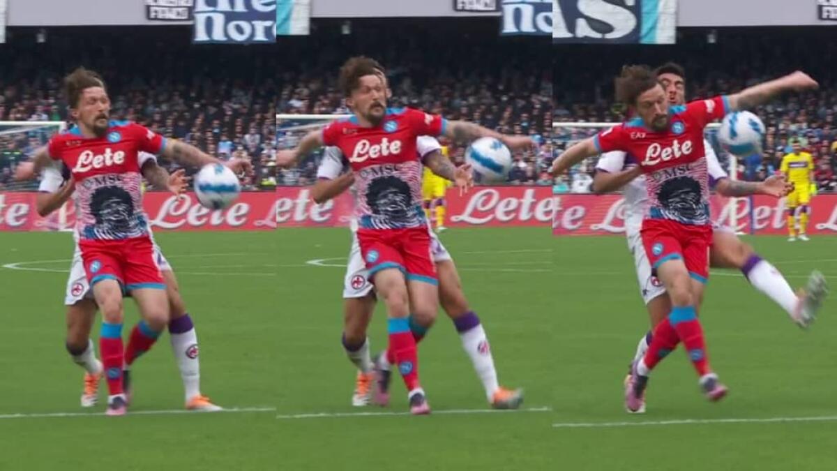 Mario Rui tocca per tre volte di mani nella sua area. Manca un rigore alla Fiorentina nel primo tempo - 