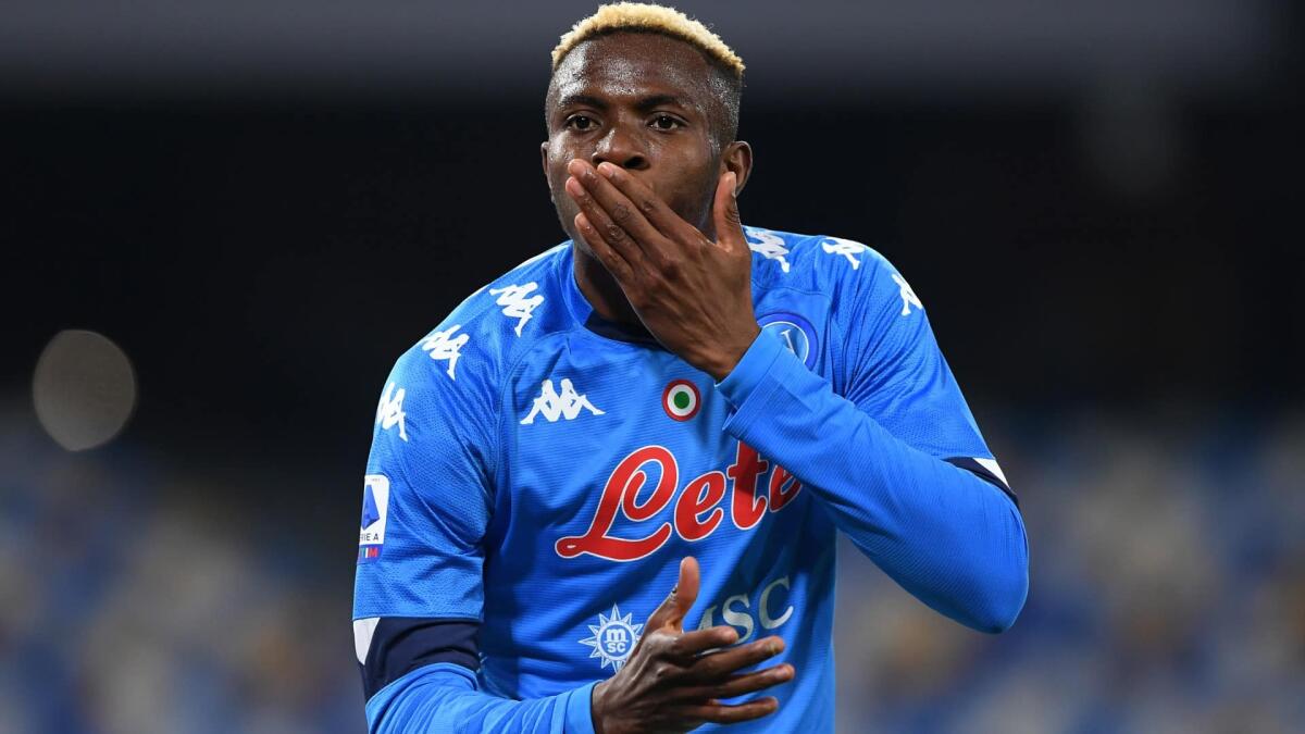 Napoli, Osimhen si ferma in allenamento ma poi rassicura su Instagram: ''ci vediamo in campo'' - 