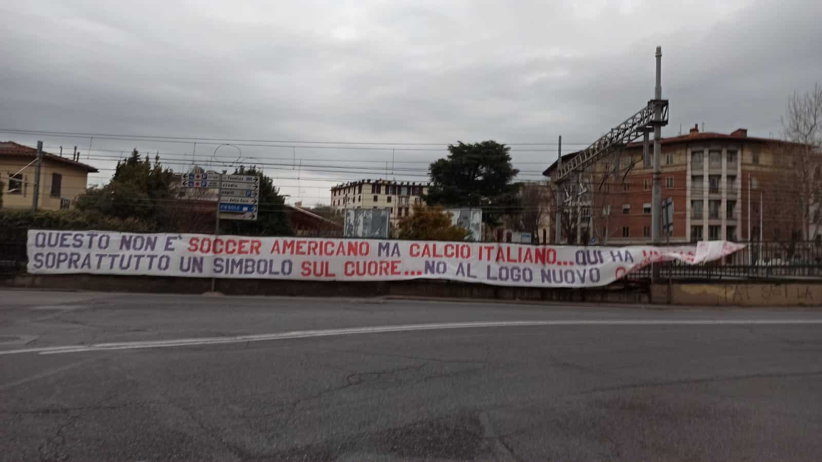 Ogni giorno un gruppo della Curva Fiesole attacca la Fiorentina: "ACF è passato, presente e futuro"