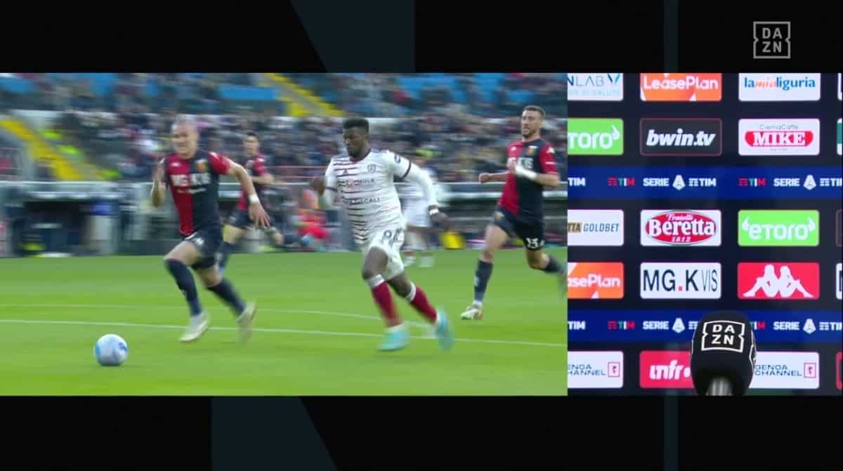 Sceneggiata Mazzarri, dà la colpa all'arbitro e abbandona intervista: "Marelli è qui per difenderli"