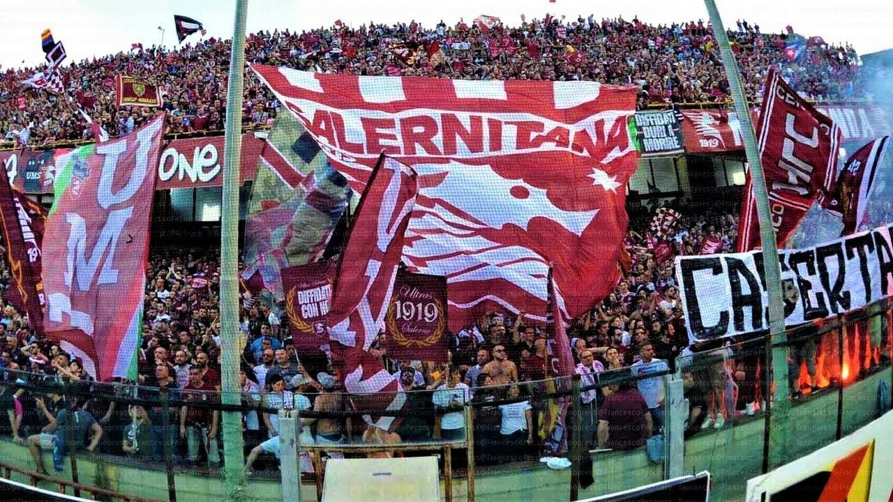 Sfiorato lo scontro tra i tifosi della Fiorentina e quelli della Salernitana, intervenuta la polizia
