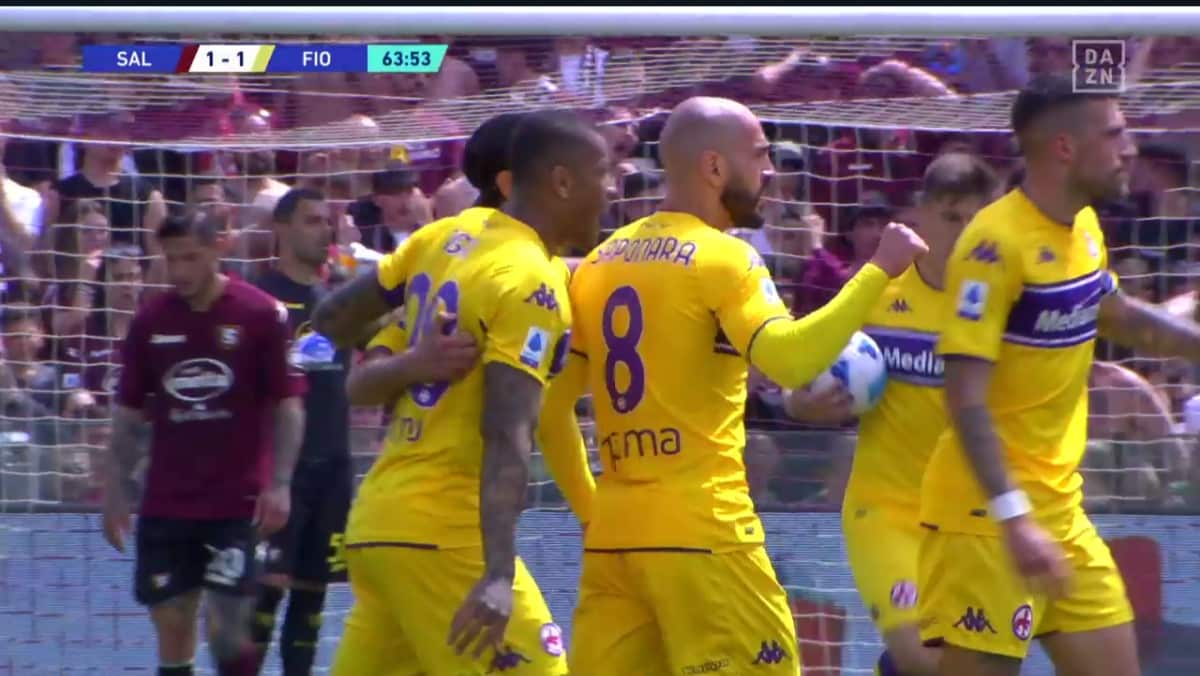 La Fiorentina affonda all'Arechi, la Salernitana vince 2-1. Battuta d'arresto per l'Europa