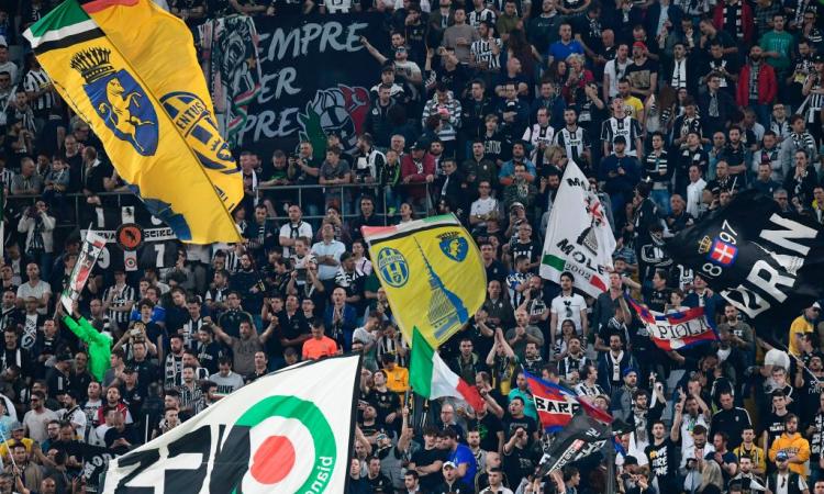 Tifosi della Juventus accecati dall'odio verso la Fiorentina. Cori costanti contro Firenze e i Viola