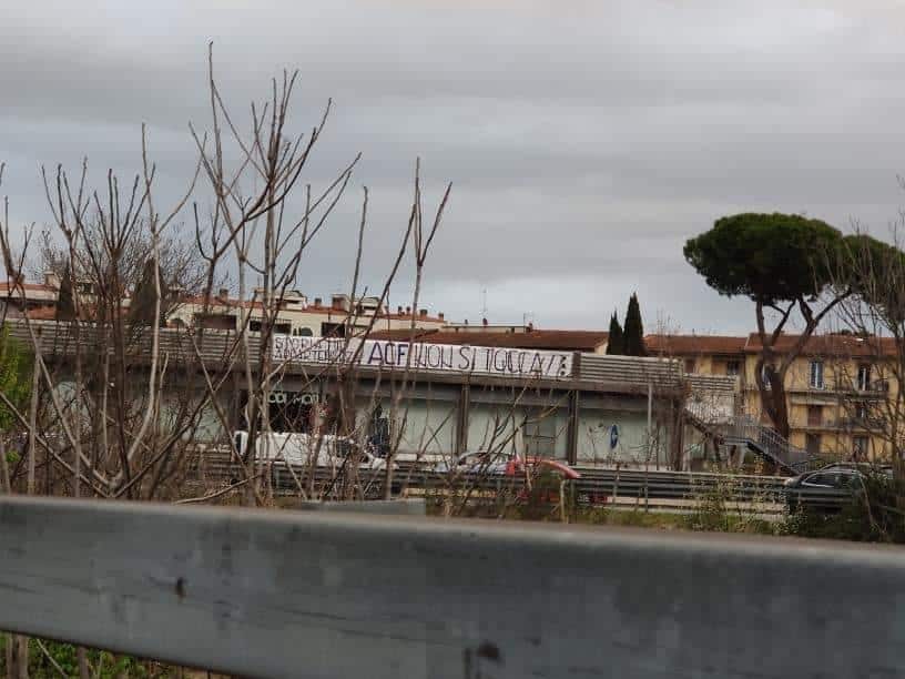 Altro striscione della Curva Fiesole contro la società: "Storia e appartenenza, ACF non si tocca"