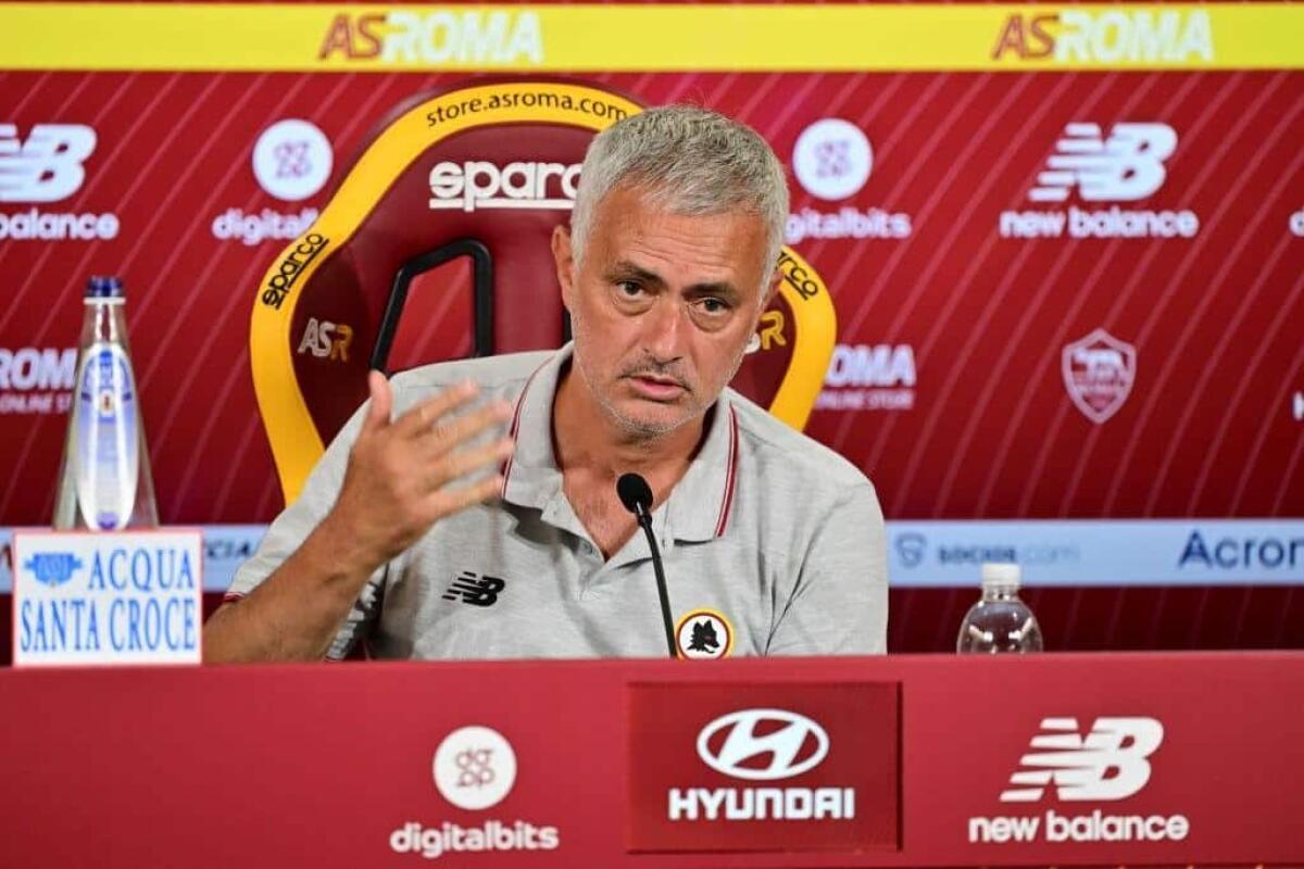 Mourinho: "Contro la Fiorentina sarà una gara difficile, in lotta per le posizioni dalla quinta all'ottava" - 