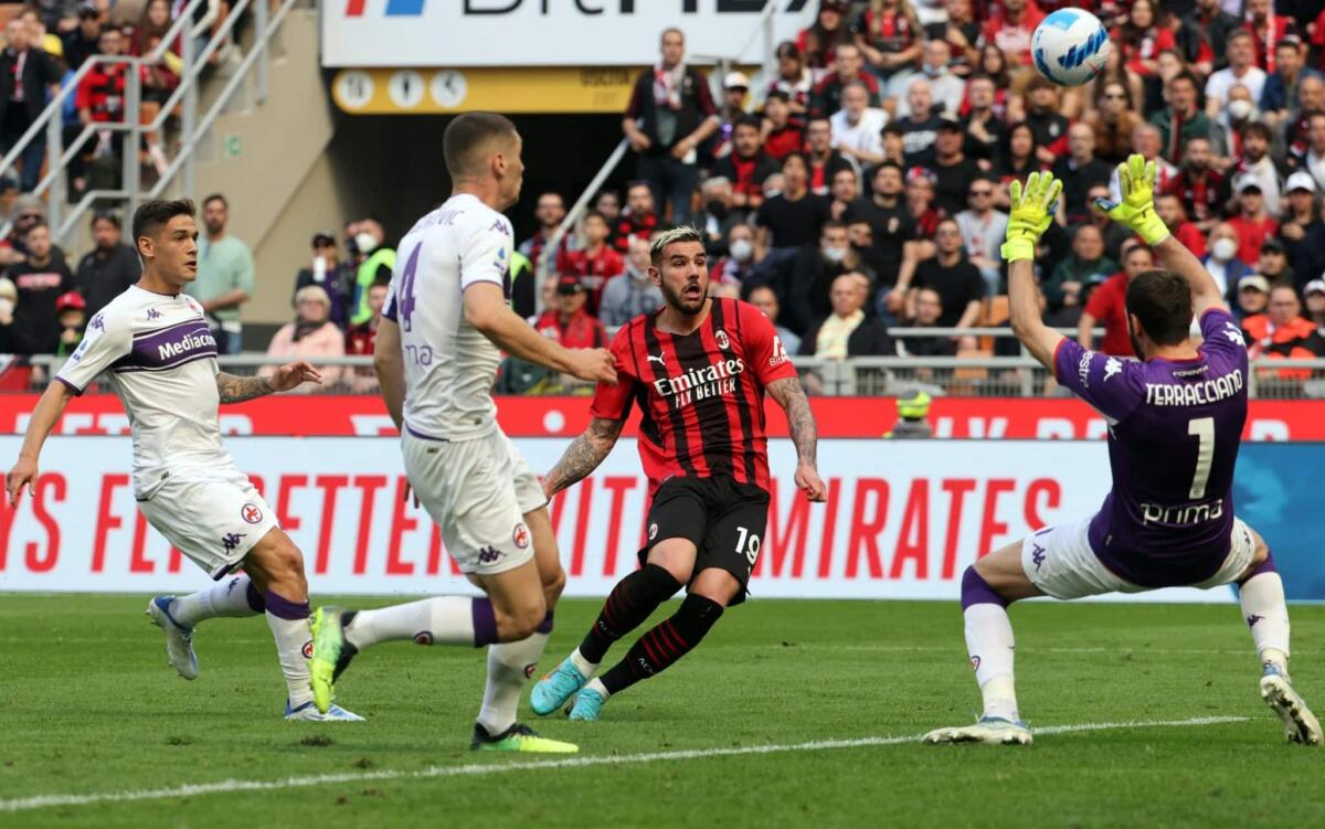 Terracciano sbaglia e Leao punisce la Fiorentina. Viola in crisi, terza sconfitta consecutiva - 