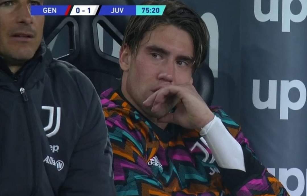 Vlahovic piange in panchina. La Juventus perde contro il Genoa, catenaccio e contropiede non bastano