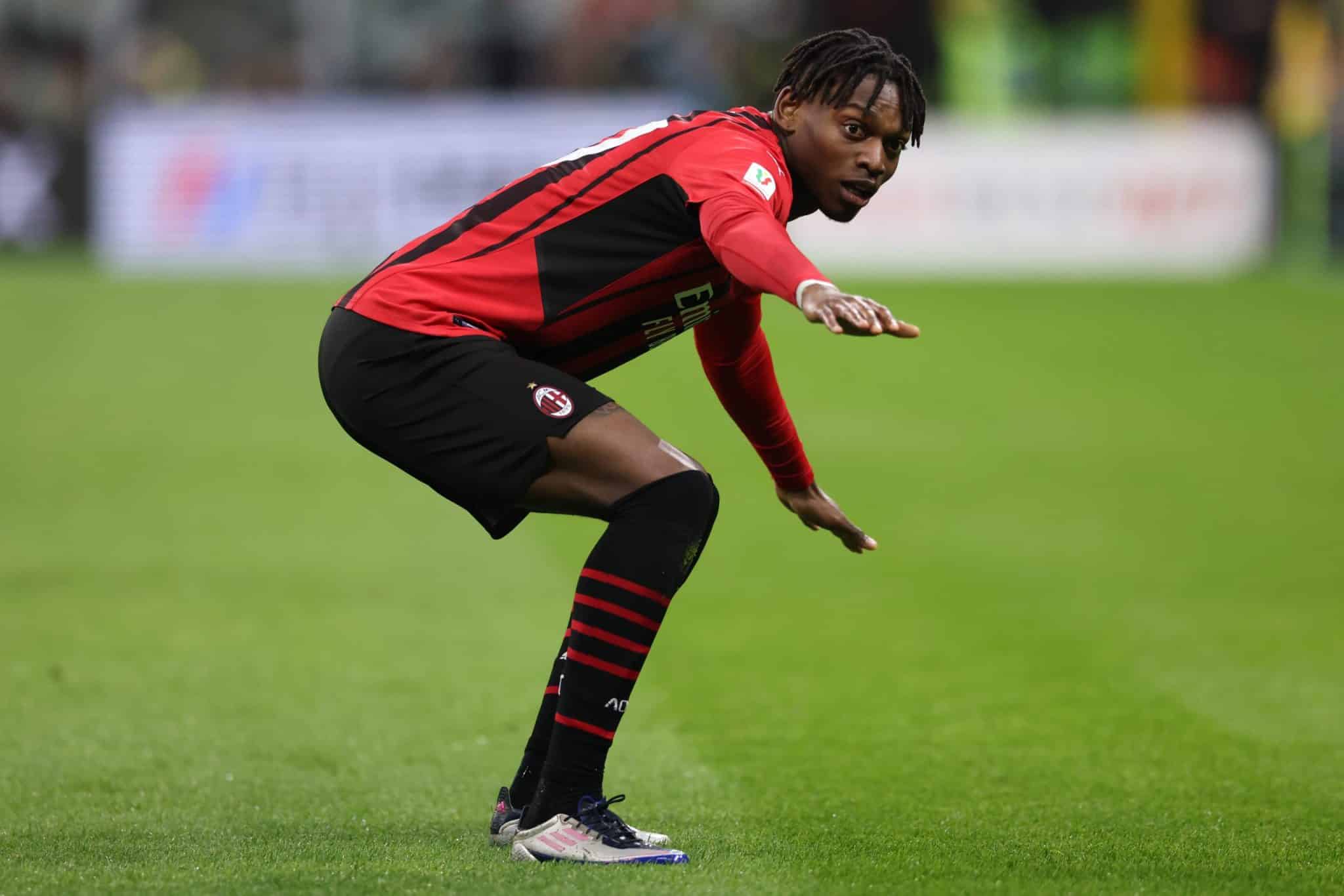 All'82' il Milan passa in vantaggio contro la Fiorentina, errore di Terracciano, Leao segna