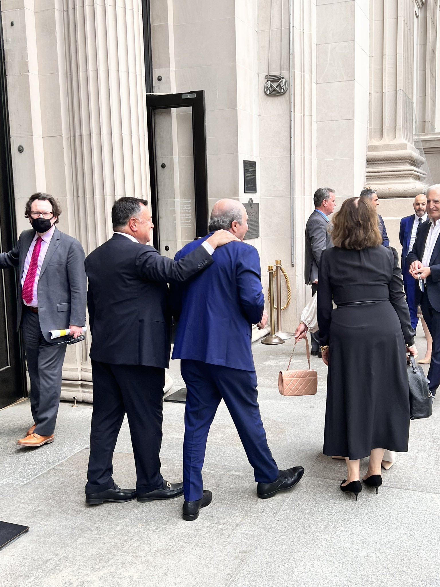 Commisso e Barone all'inaugurazione della sede della Serie A a New York, grande abbraccio tra i due