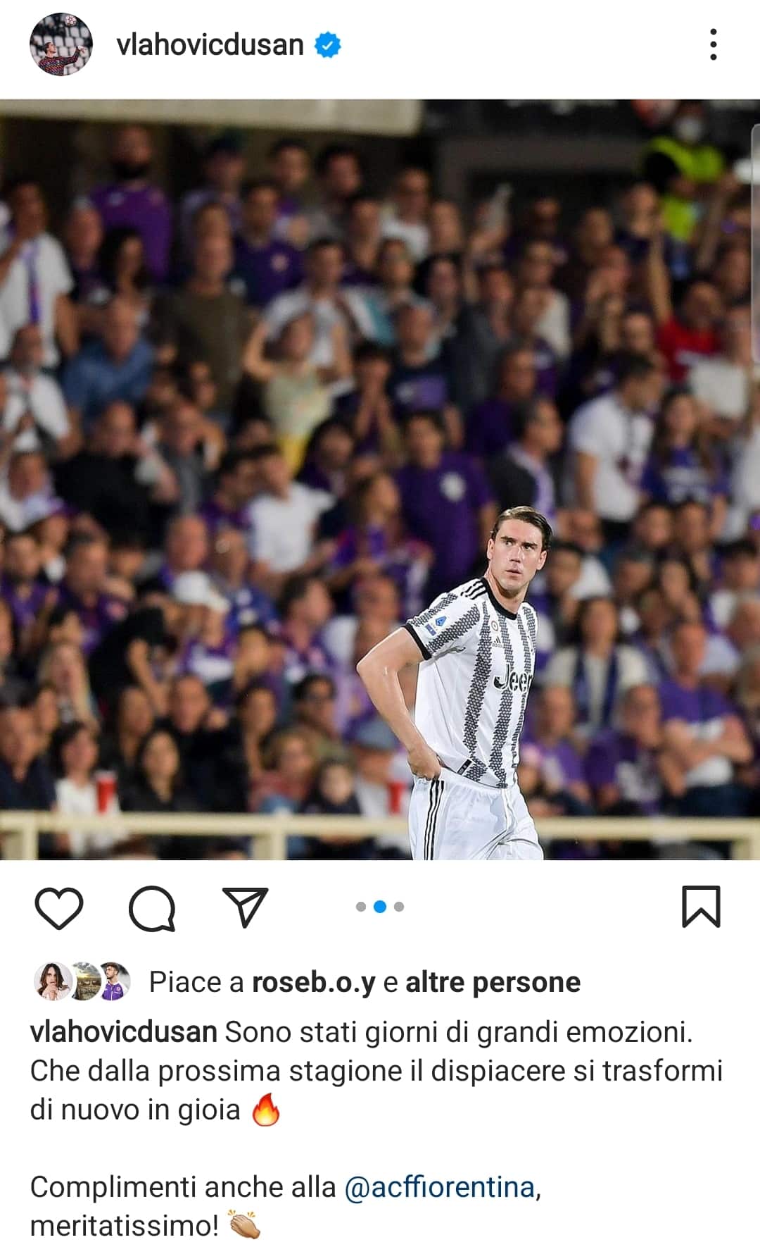 Anche Vlahovic si inchina alla festa viola: "Complimenti alla Fiorentina, è meritatissimo"