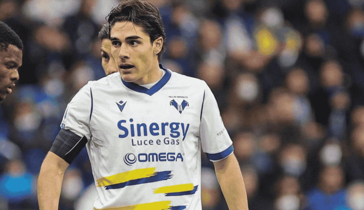 TMW, sondaggio della Fiorentina per Cancellieri. L'esterno potrebbe lasciare Verona nel mercato estivo - Foto proveniente da: Social Cancellieri