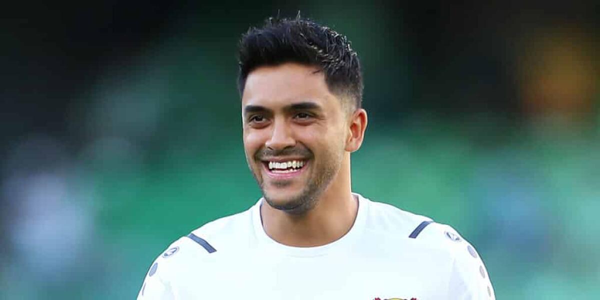 Dalla Germania, sondaggio Fiorentina per Amiri. La richiesta del Bayer Leverkusen è di 10 milioni - SEVILLE, SPAIN - OCTOBER 21: Nadiem Amiri of Bayer 04 Leverkusen warms up prior to the UEFA Europa League group G match between Real Betis and Bayer Leverkusen at Estadio Benito Villamarin on October 21, 2021 in Seville, Spain. (Photo by Fran Santiag