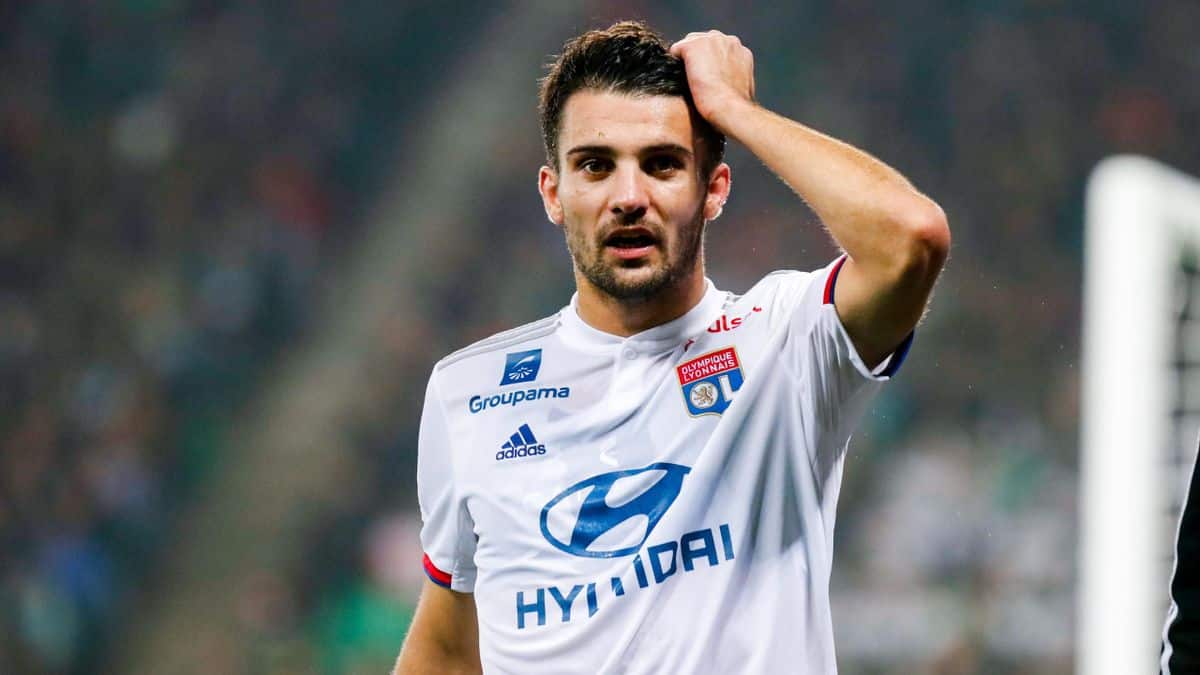 Sky Sport annuncia: "Alla Fiorentina piace il terzino destro Dubois come post Odriozola"