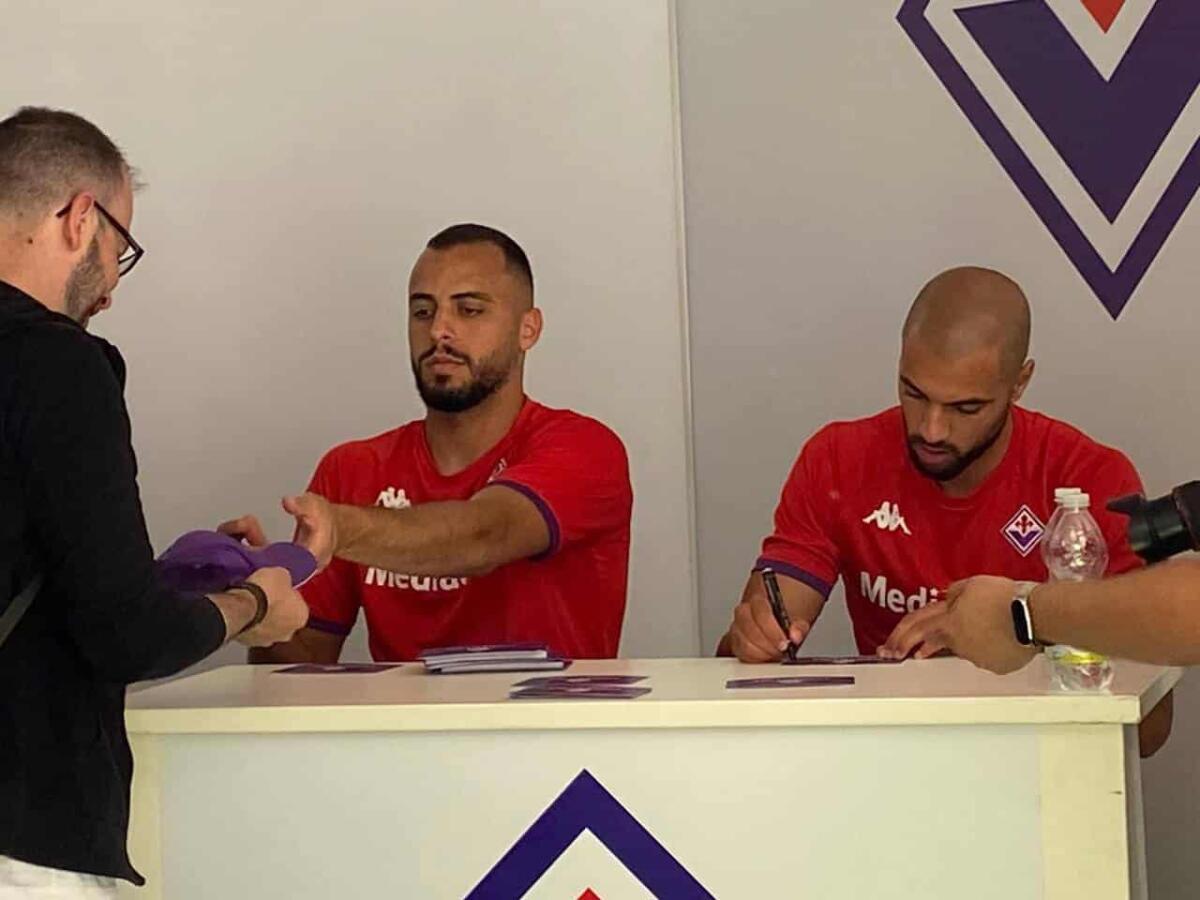 Terminato l'allenamento mattutino della Fiorentina. Adesso foto ed autografi con Cabral ed Amrabat - 