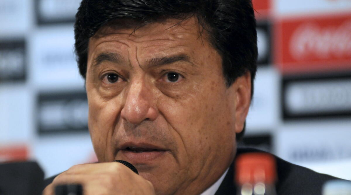 Corriere dello Sport, la famiglia di Passarella smentisce Parkinson e Alzheimer: ha una forte depressione  - zzzznacd2 NOTICIAS ARGENTINAS BAIRES NOVIEMBRE 30:El presidente de River Plate, Daniel Passarella, habla  durante la presentacion de Ramon Diaz al como nuevo director tecnico del club.
Foto NA: Hugo Villalobos zzzz