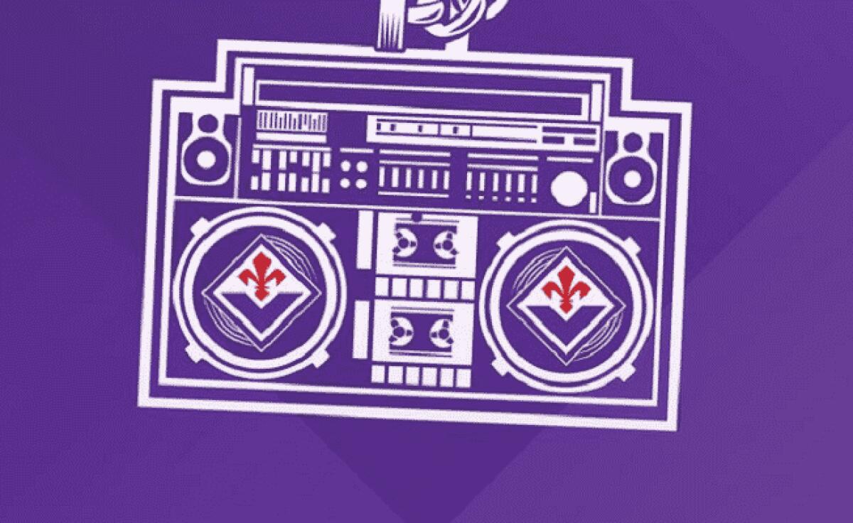 La Fiorentina "annuncia" l'acquisto di Gollini, postata sui social viola una foto di un rapper coi guanti - 