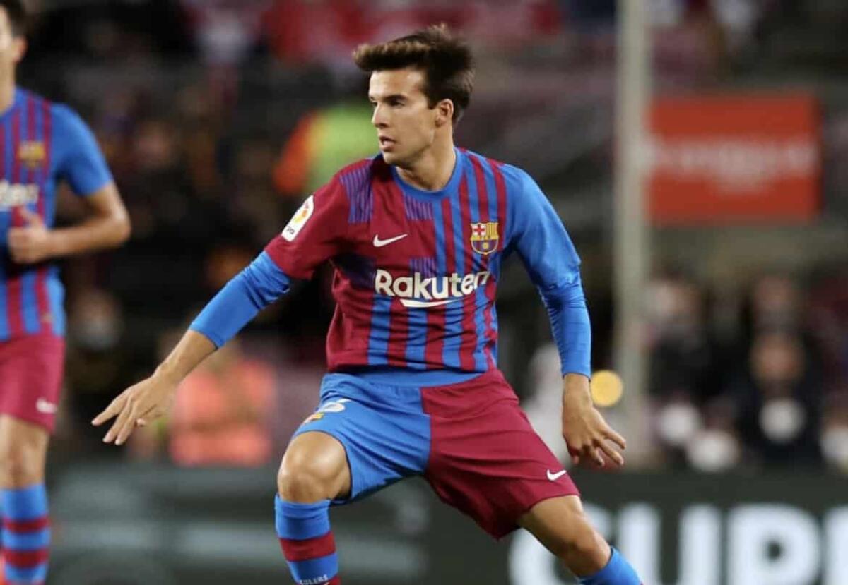 Gazzetta dello Sport, aumenta l'interesse della Fiorentina per Riqui Puig. Sul mediano c'è anche il Benfica - 