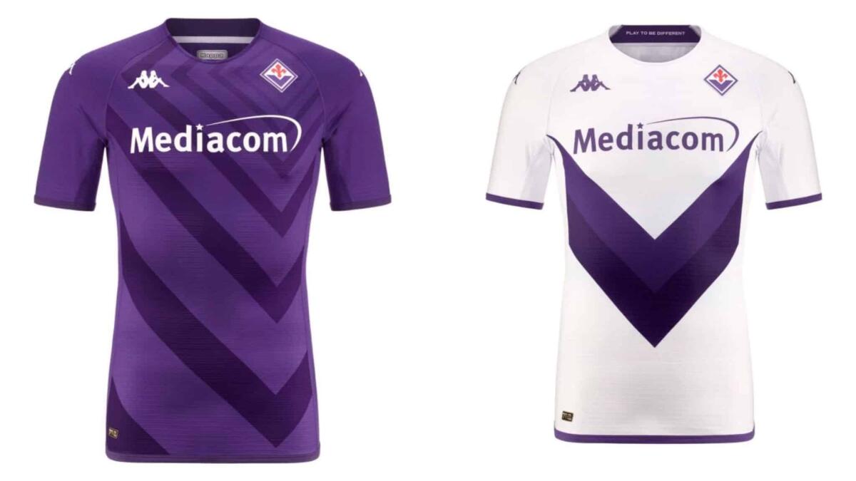 Ecco le nuove maglie della Fiorentina: una grande V sulla bianca, rossa e gialla per i portieri - 