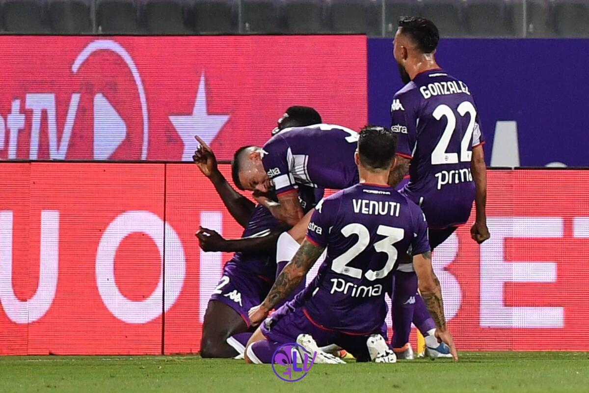 Quattro positivi al Covid-19 nel gruppo squadra della Fiorentina: sono tutti asintomatici - Esultanza Fiorentina