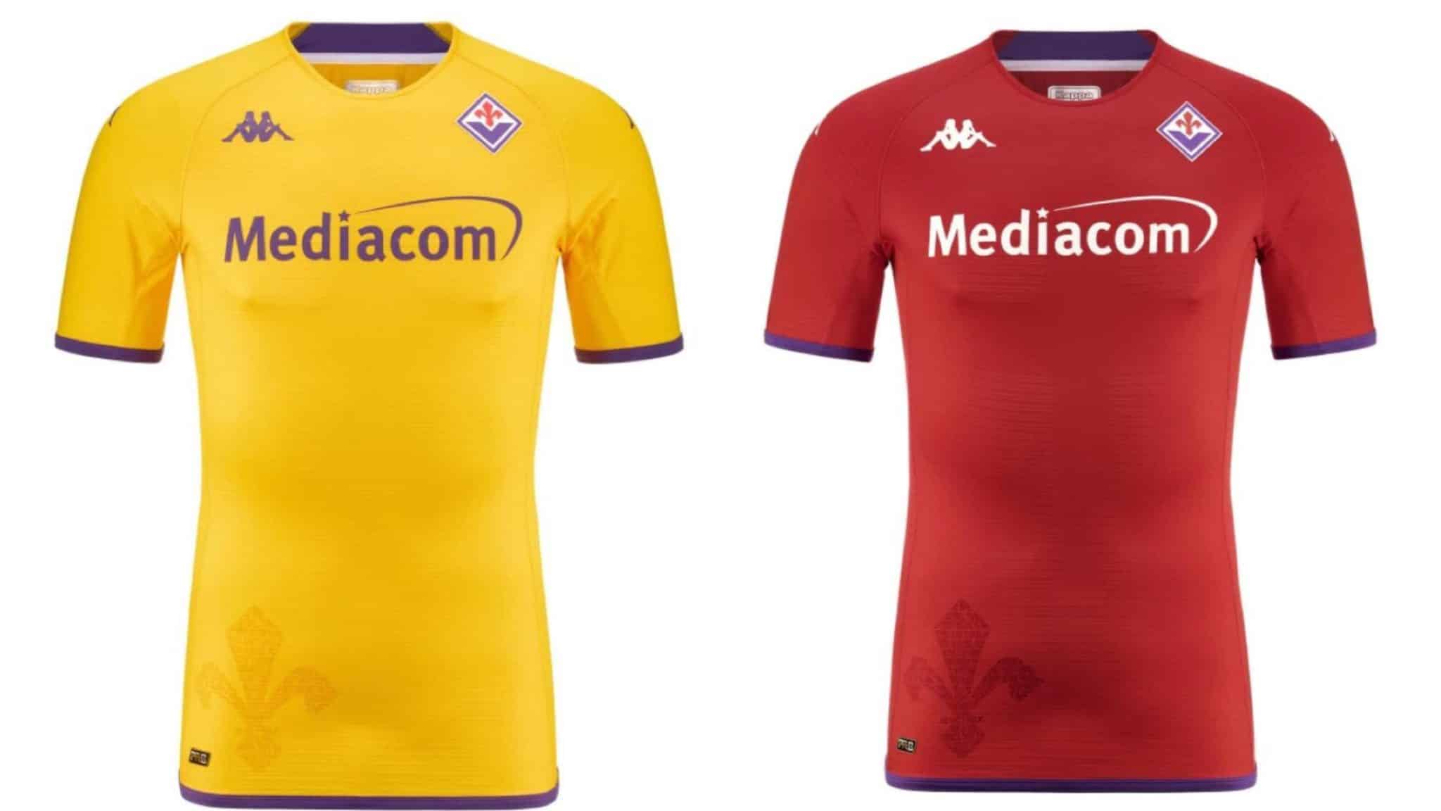 Ecco le nuove maglie della Fiorentina: una grande V sulla bianca, rossa e gialla per i portieri