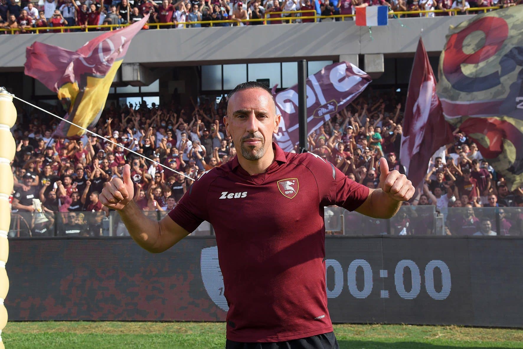 Ribery: "Firenze ha un pubblico incredibile. Vlahovic? Speciale, farà una grande carriera"