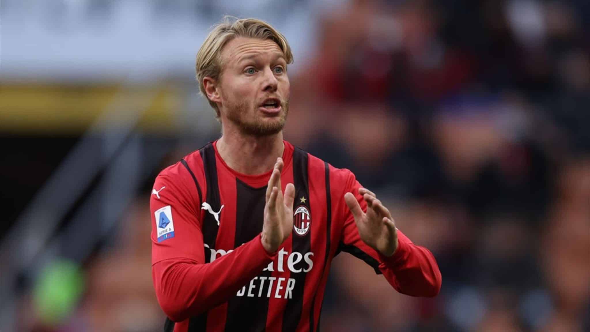 Il Quotidiano sportivo scrive: "La Fiorentina vuole Kjaer ma il Milan non vuole cederlo ai viola"
