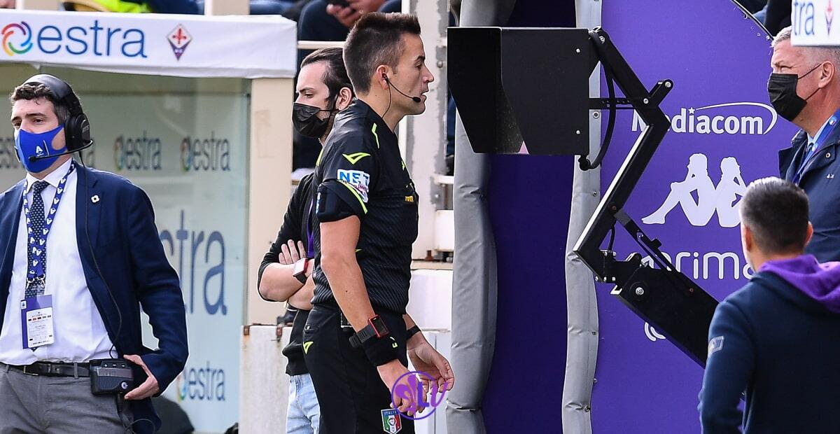 Svolta al Var, non ci saranno chiamate solo per i chiari ed evidenti errori arbitrali in serie A - Firenze, stadio A.Franchi, 24.10.2021, Fiorentina-Cagliari, foto Lisa Guglielmi. Copyright Labaroviola.com