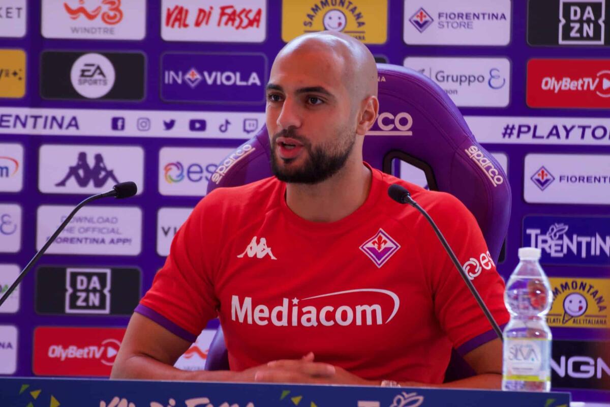 Nazione, Amrabat? Non chiamatelo regista “puro” ma sta tornando il giocatore visto a Verona - Moena, stadio Benatti, 18.07.2022, conferenza stampa Amrabat, foto Lisa Grelloni. Copyright Labaroviola.com