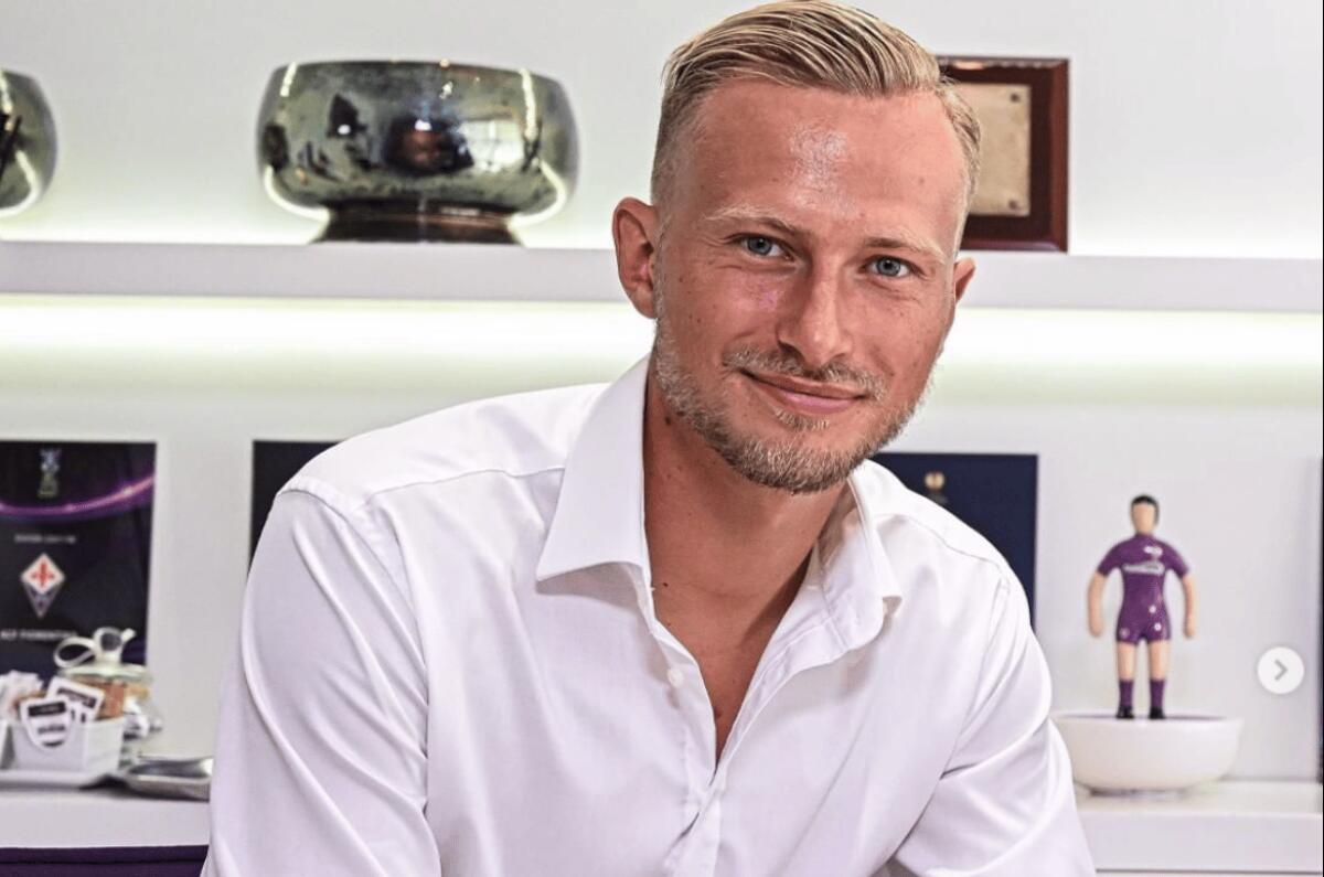 Ora è anche ufficiale: Antonin Barak è un nuovo calciatore della Fiorentina. Indosserà la 72 - Foto: sito ufficiale Fiorentina