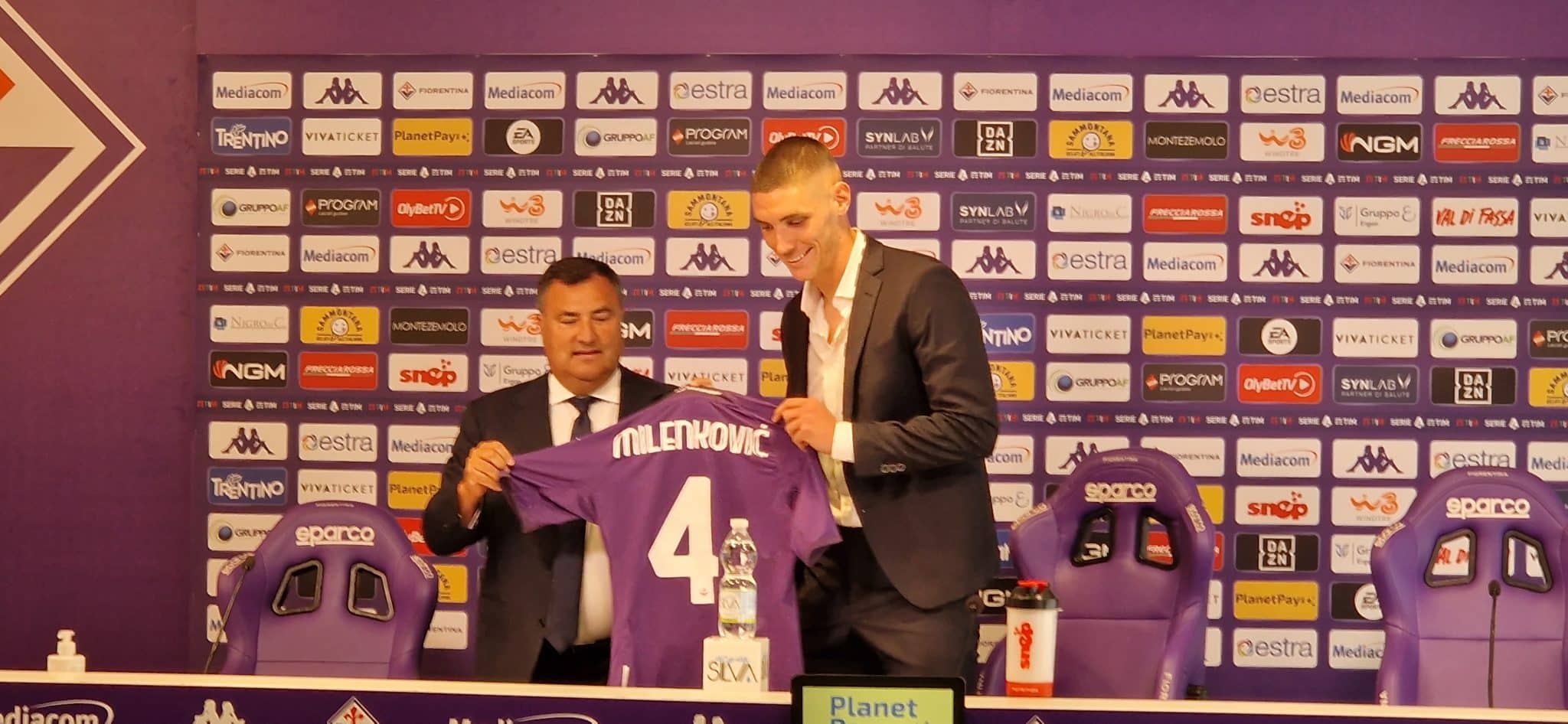 Nazione rivela: "Il PSG aveva fatto un'offerta per Milenkovic, ritenuta fuori tempo dalle due parti"