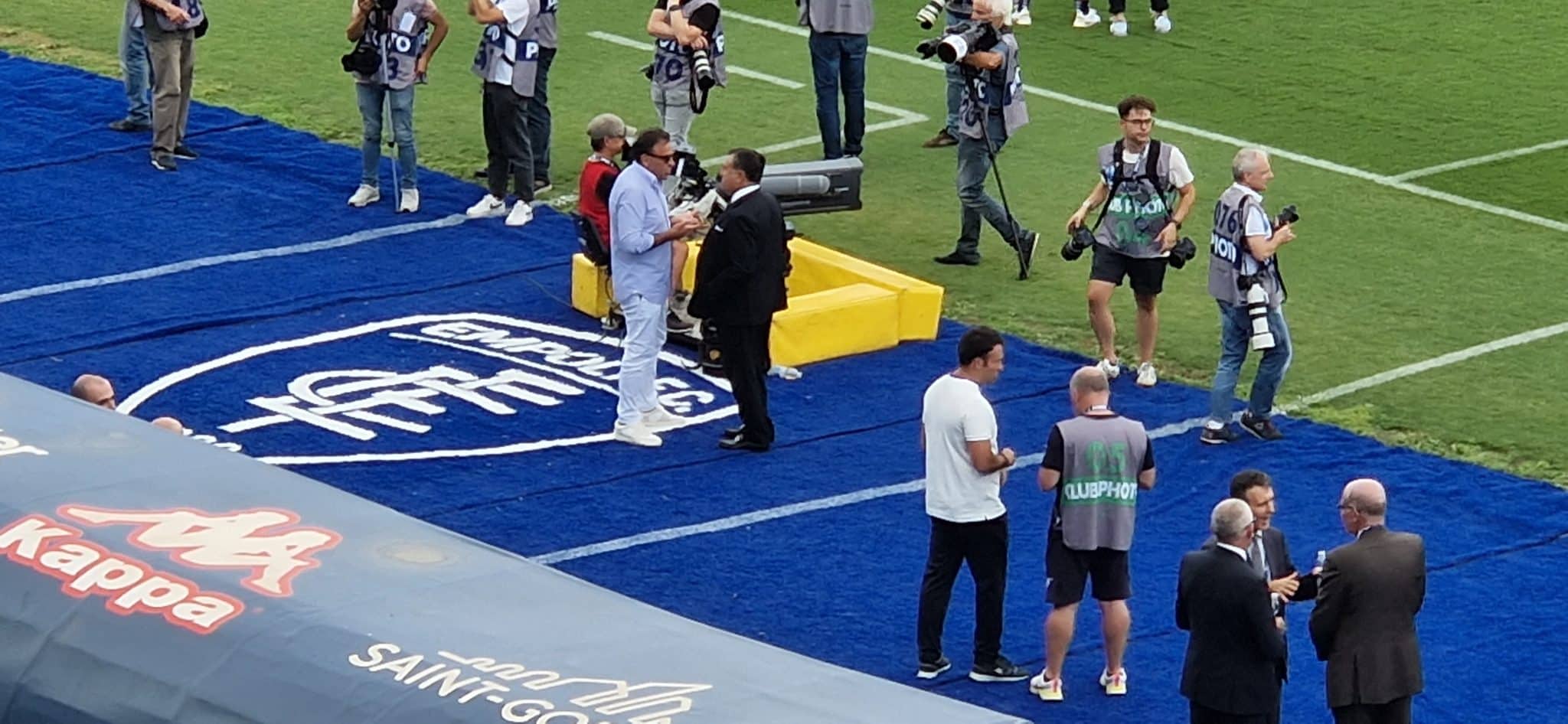 Prima di Empoli-Fiorentina lungo colloquio tra Corsi e Barone a bordo campo. Discorsi di mercato?