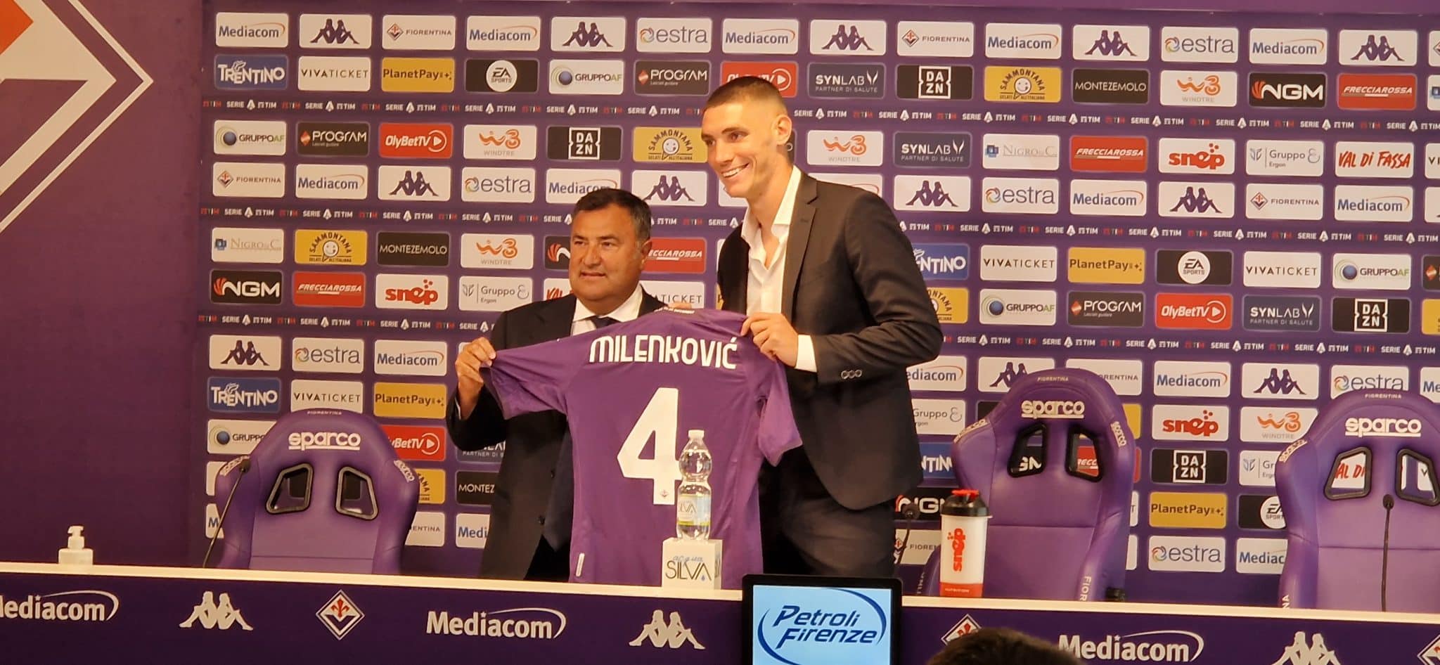 Milenkovic rinnova: "Non potevo tradire la Fiorentina, vogliamo andare in Champions League"