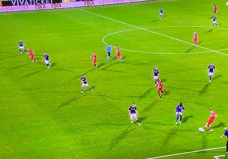 Figuraccia Uefa, in Conference non c'è il Var e il Twente segna un gol in fuorigioco, Italiano protesta