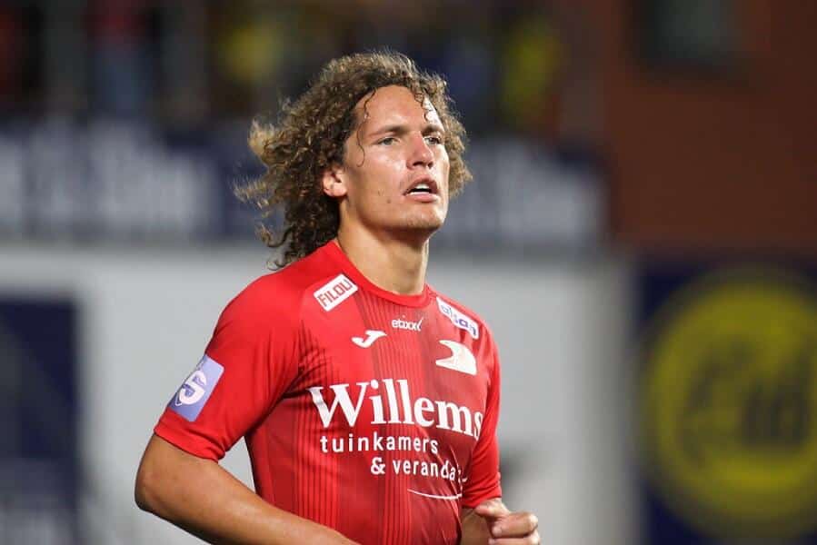 La Fiorentina mette gli occhi su Faes, difensore centrale belga classe 1998 del Reims, costa 10 milioni