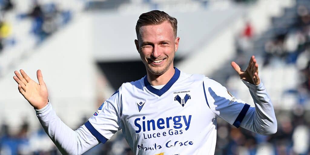 REGGIO NELL'EMILIA, ITALY - JANUARY 16: Antonin Barak of Hellas Verona celebrates after scoring his team second goal during the Serie A match between US Sassuolo and Hellas Verona FC at Mapei Stadium - Citta' del Tricolore on January 16, 2022 in Reggio ne