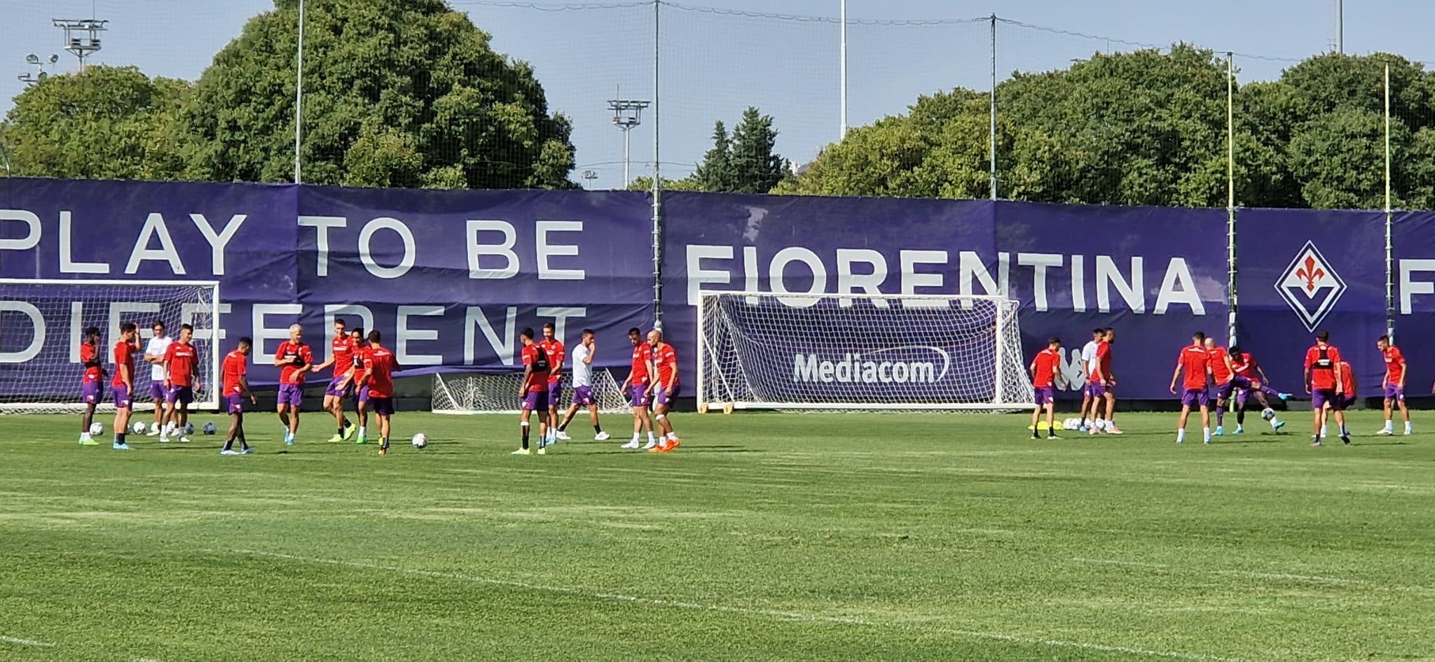 Allenamento in vista di Fiorentina-Twente. Assenti Igor e Zurkowski