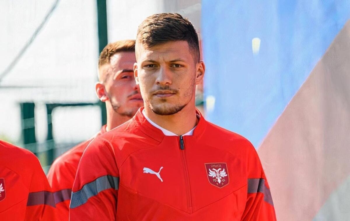 La Serbia fa giocare Jovic solo 80 secondi, messo in campo al 93' minuto. Che senso ha? - 