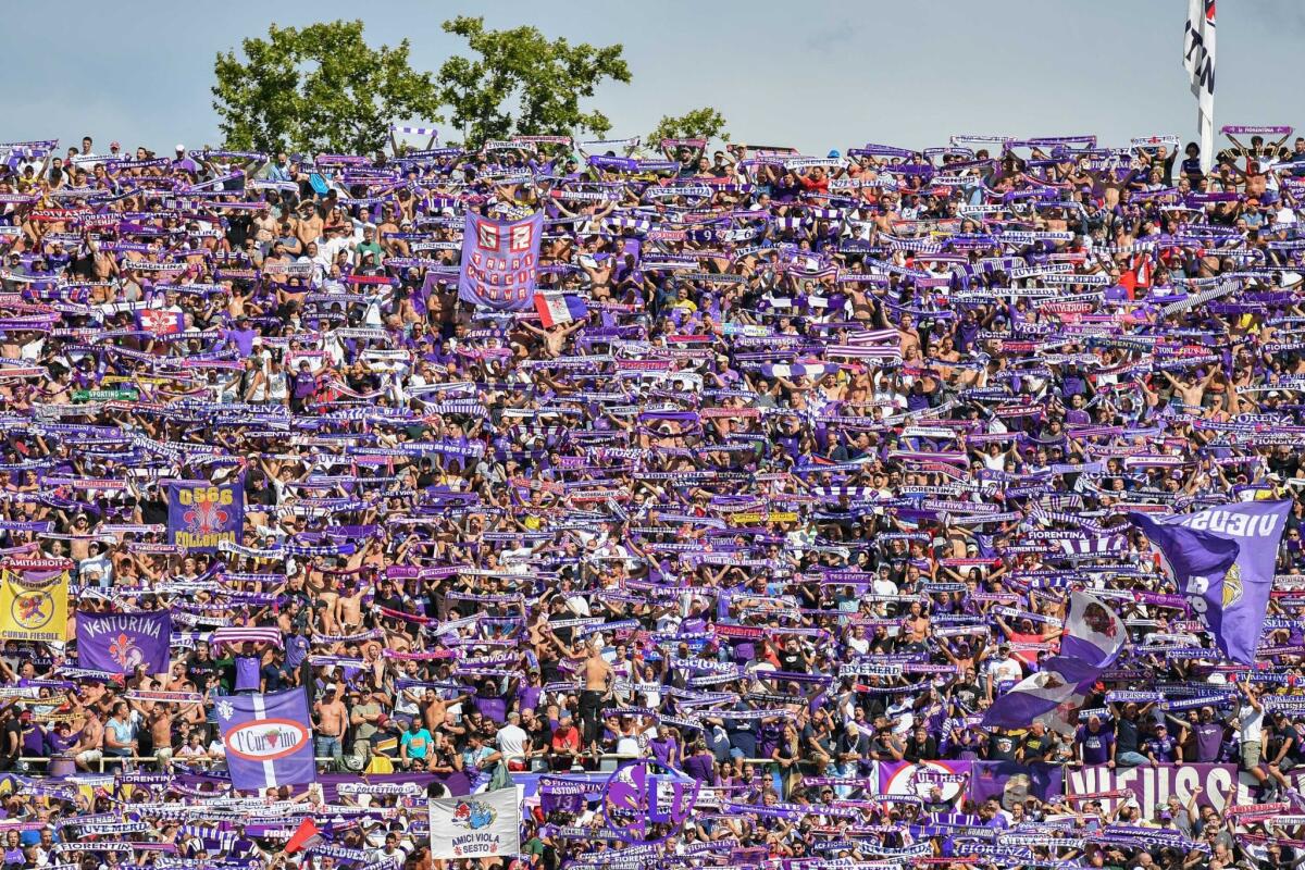 Nazione, orario scomodo e gare ravvicinate: la coppa vale 10mila spettatori  - Tifosi ACF Fiorentina